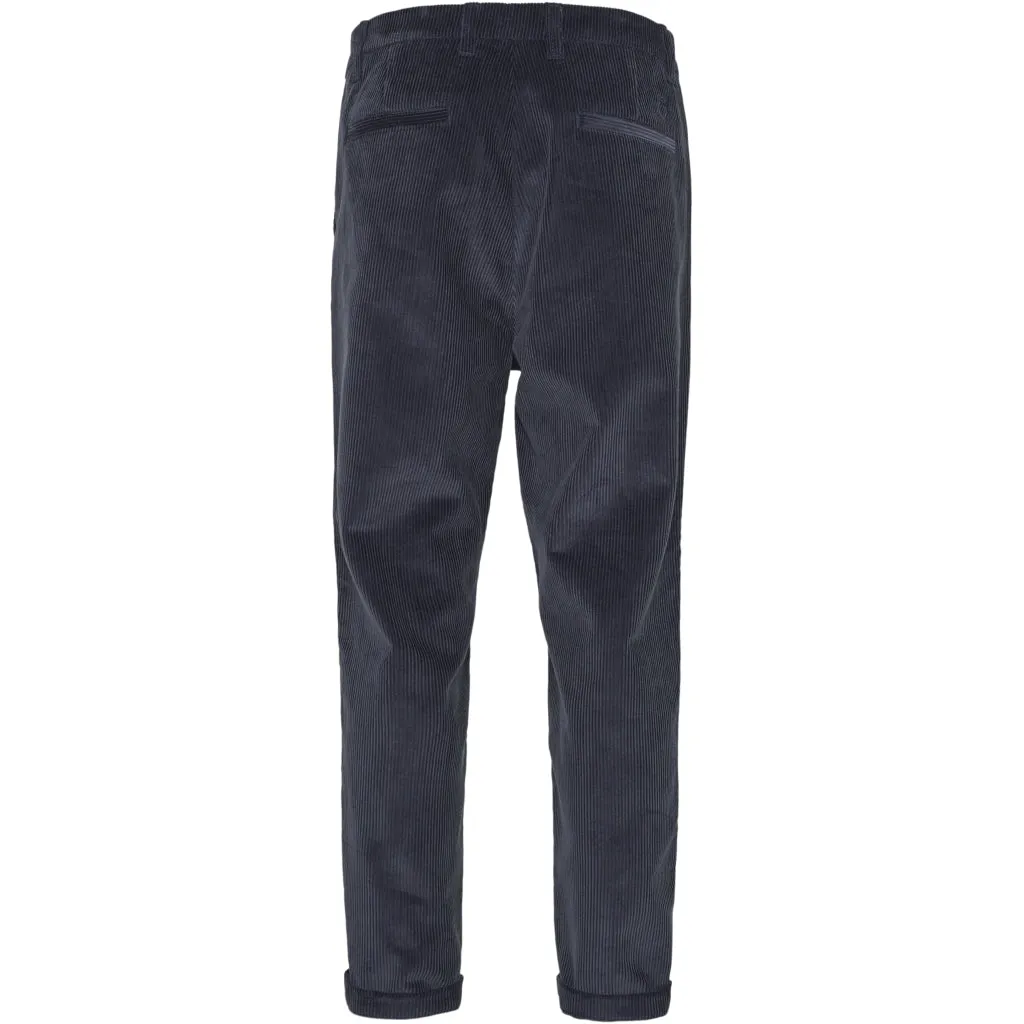 CHUCK regular 8-wales corduroy chino pants - Total Eclipse